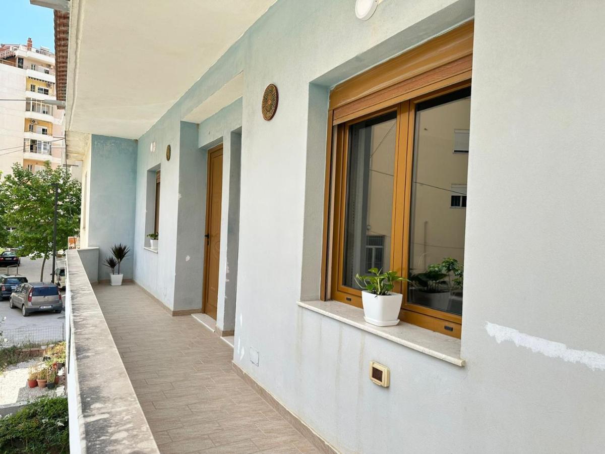 Vlora Villa With Private Parking Buitenkant foto